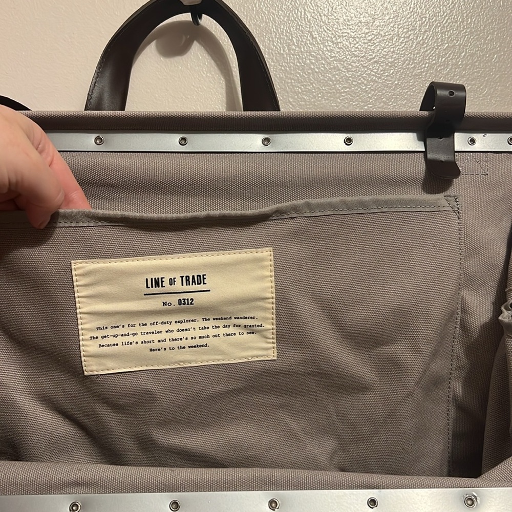Minimalist Gray and Brown Weekender travel bag - Picture 6 of 13